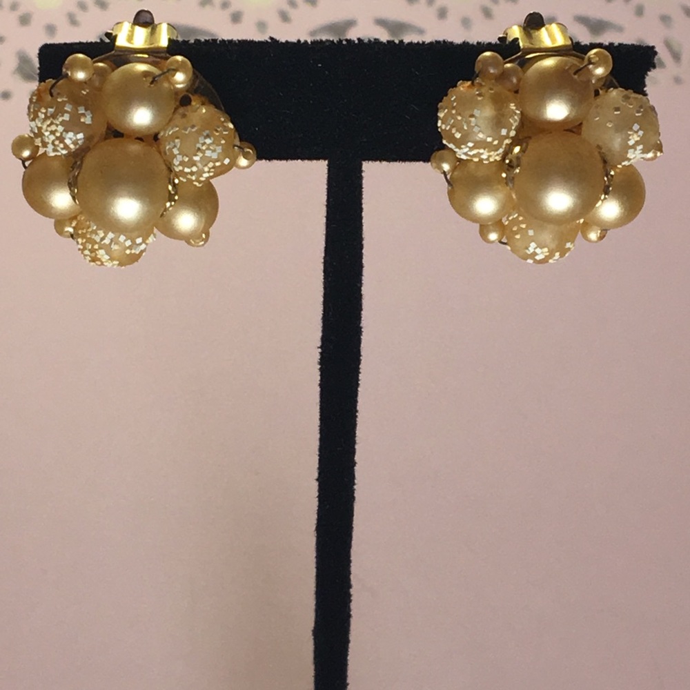 Mid Century Gold Tone Cluster Pearl Earrings